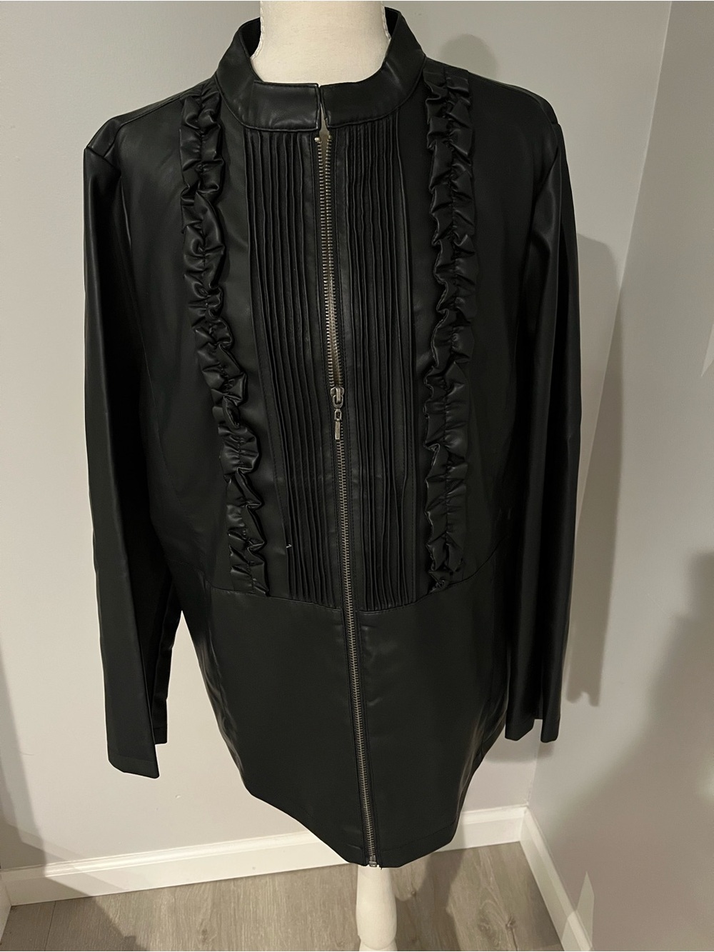 Black Susan Graver Zip Up Faux Leather Jacket Size 1x